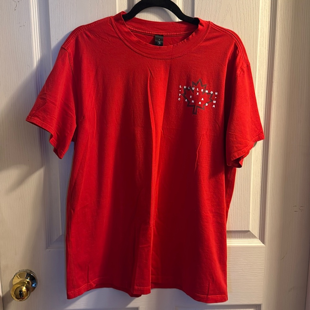 Lululemon size 8 team Canada red